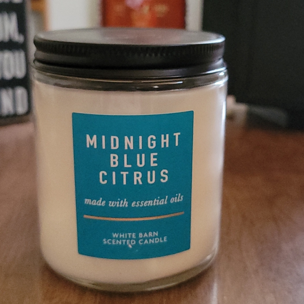 White Barn - Midnight Blue Citrus Candle